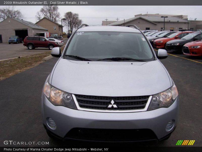 Cool Silver Metallic / Black 2009 Mitsubishi Outlander ES