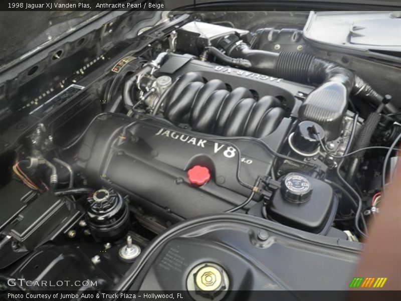  1998 XJ Vanden Plas Engine - 4.0 Liter DOHC 32-Valve V8