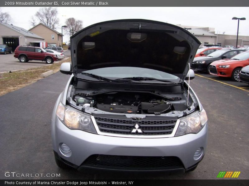 Cool Silver Metallic / Black 2009 Mitsubishi Outlander ES