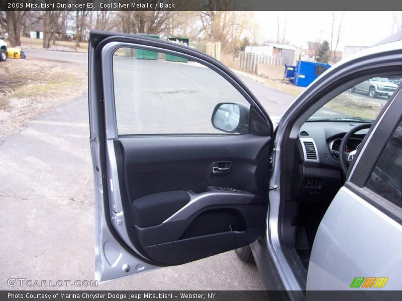 Cool Silver Metallic / Black 2009 Mitsubishi Outlander ES