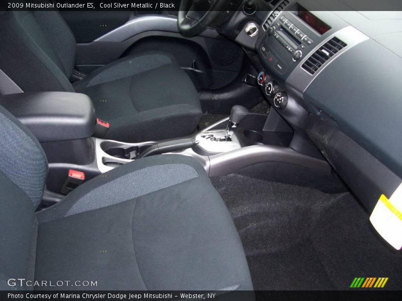 Cool Silver Metallic / Black 2009 Mitsubishi Outlander ES