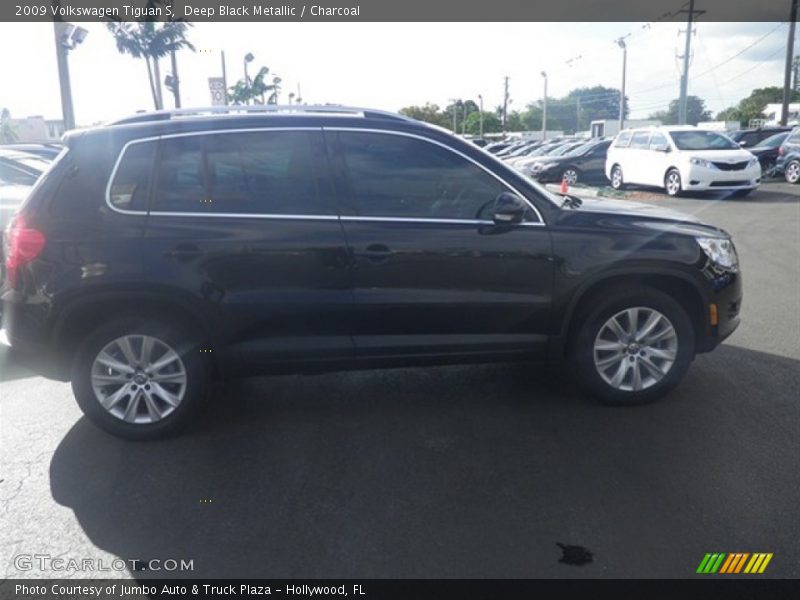 Deep Black Metallic / Charcoal 2009 Volkswagen Tiguan S