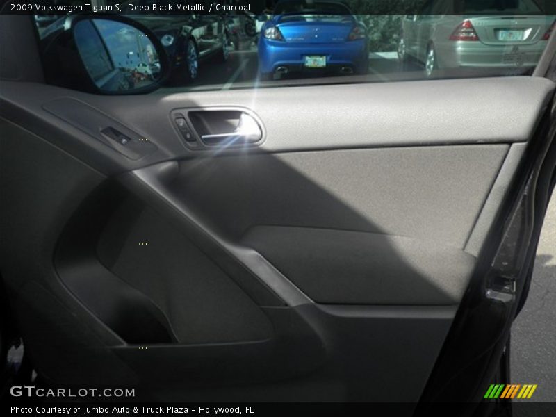 Deep Black Metallic / Charcoal 2009 Volkswagen Tiguan S