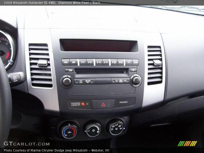Diamond White Pearl / Black 2009 Mitsubishi Outlander ES 4WD