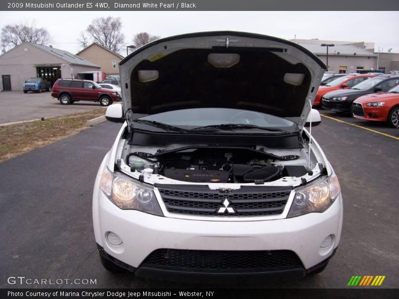 Diamond White Pearl / Black 2009 Mitsubishi Outlander ES 4WD