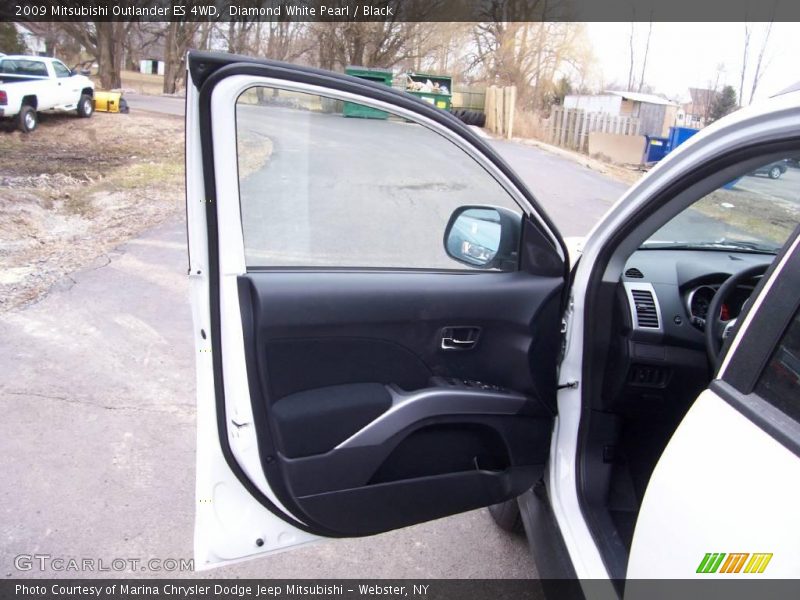 Diamond White Pearl / Black 2009 Mitsubishi Outlander ES 4WD