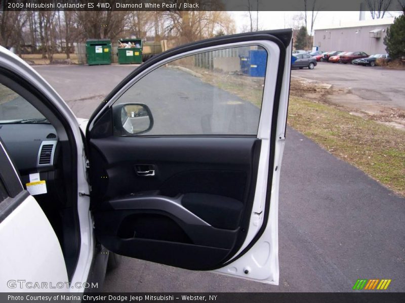 Diamond White Pearl / Black 2009 Mitsubishi Outlander ES 4WD