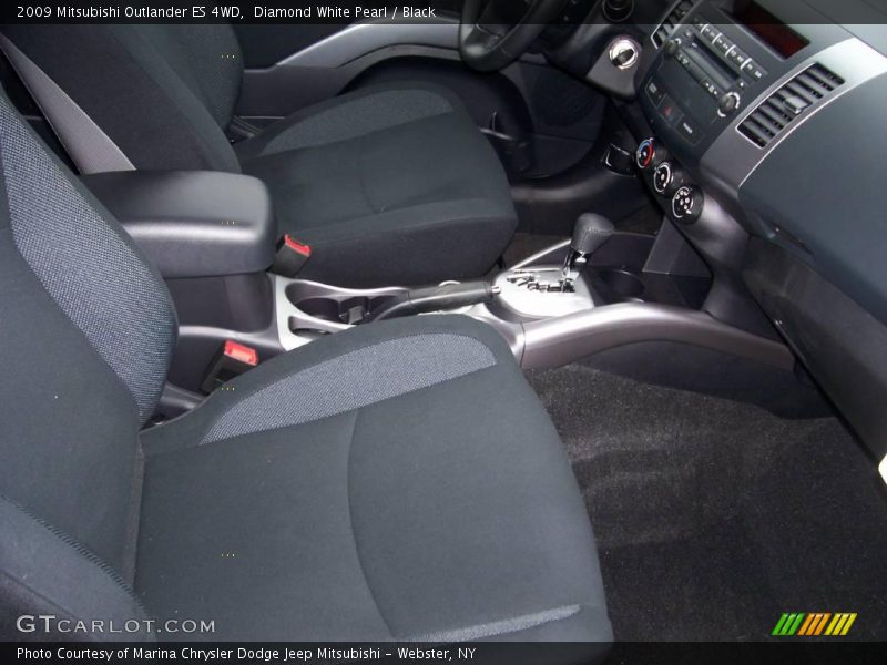 Diamond White Pearl / Black 2009 Mitsubishi Outlander ES 4WD