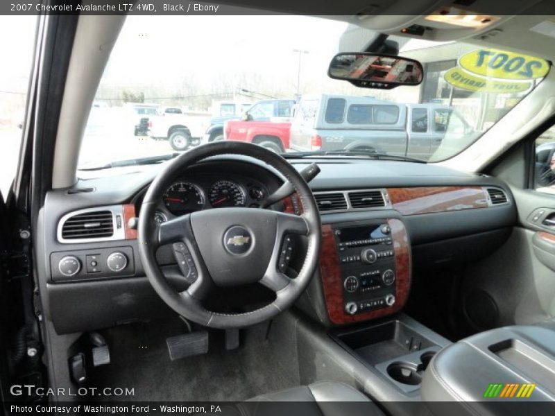 Black / Ebony 2007 Chevrolet Avalanche LTZ 4WD