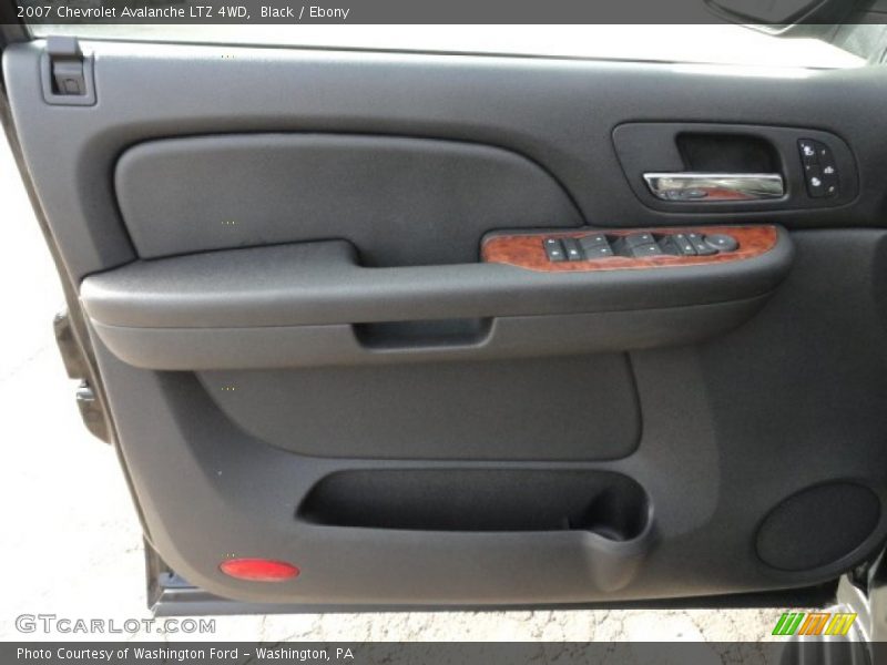 Black / Ebony 2007 Chevrolet Avalanche LTZ 4WD