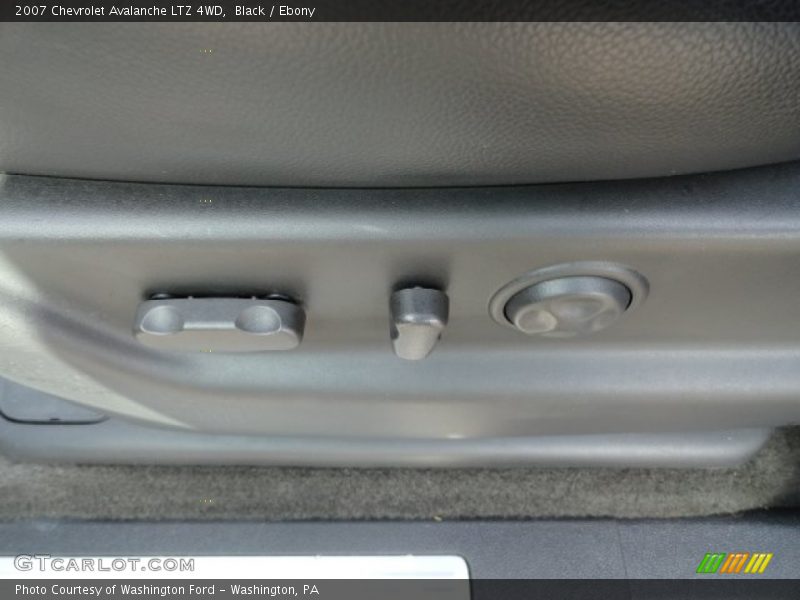 Black / Ebony 2007 Chevrolet Avalanche LTZ 4WD