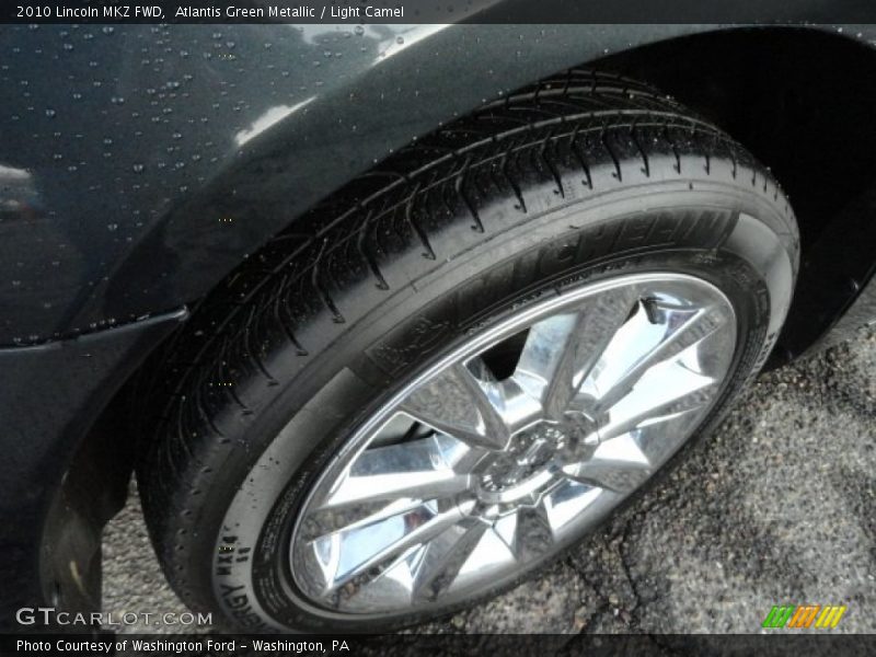 Atlantis Green Metallic / Light Camel 2010 Lincoln MKZ FWD