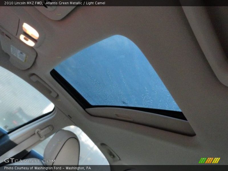 Atlantis Green Metallic / Light Camel 2010 Lincoln MKZ FWD