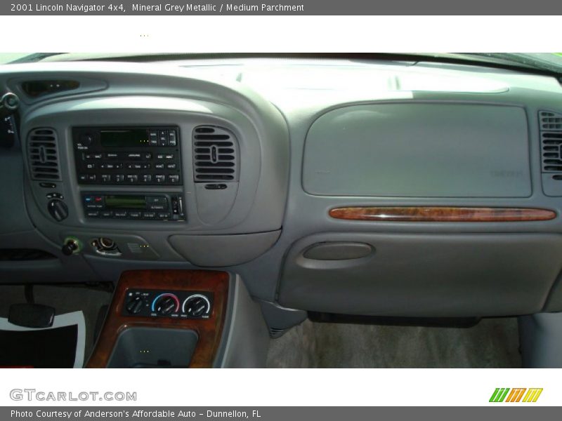 Mineral Grey Metallic / Medium Parchment 2001 Lincoln Navigator 4x4