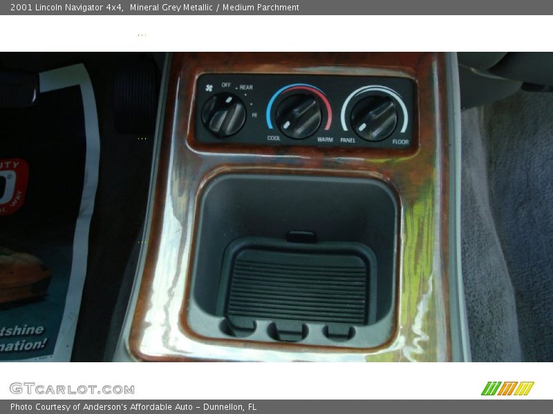 Mineral Grey Metallic / Medium Parchment 2001 Lincoln Navigator 4x4