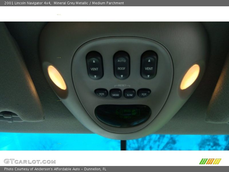 Mineral Grey Metallic / Medium Parchment 2001 Lincoln Navigator 4x4