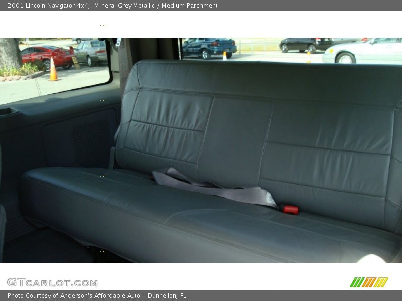 Mineral Grey Metallic / Medium Parchment 2001 Lincoln Navigator 4x4