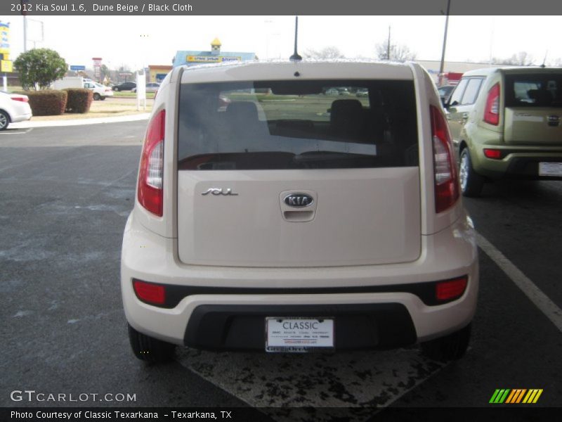 Dune Beige / Black Cloth 2012 Kia Soul 1.6