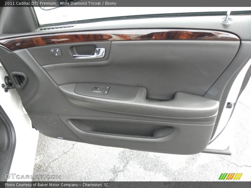 White Diamond Tricoat / Ebony 2011 Cadillac DTS Premium