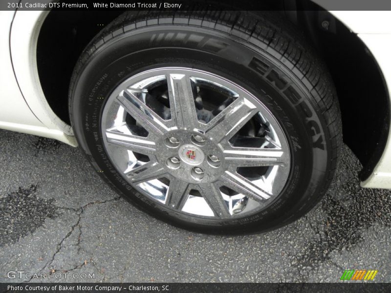 White Diamond Tricoat / Ebony 2011 Cadillac DTS Premium