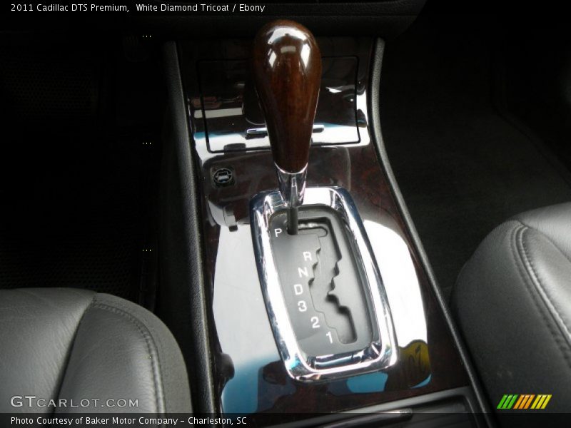 White Diamond Tricoat / Ebony 2011 Cadillac DTS Premium