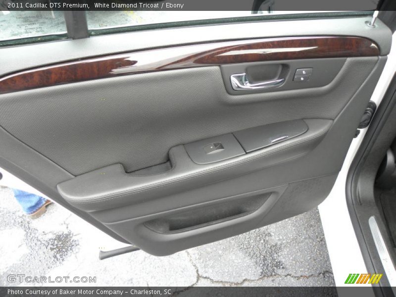 White Diamond Tricoat / Ebony 2011 Cadillac DTS Premium