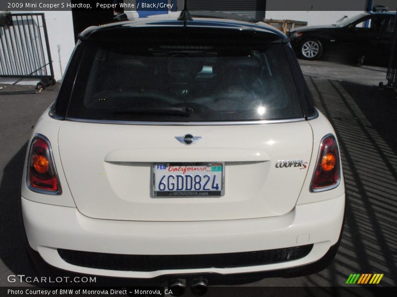 Pepper White / Black/Grey 2009 Mini Cooper S Hardtop