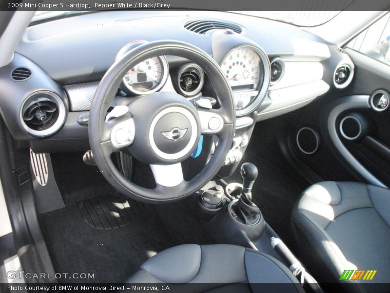 Dashboard of 2009 Cooper S Hardtop