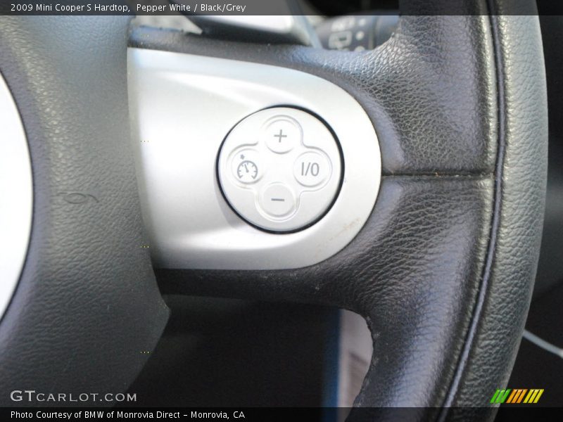 Controls of 2009 Cooper S Hardtop