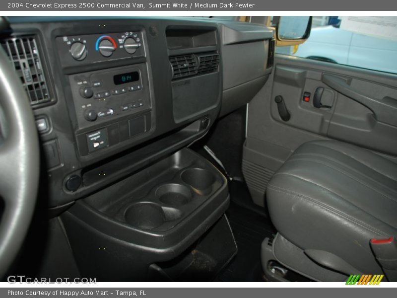 Summit White / Medium Dark Pewter 2004 Chevrolet Express 2500 Commercial Van