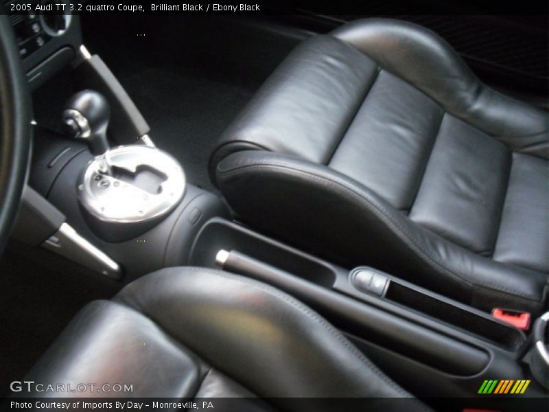 Brilliant Black / Ebony Black 2005 Audi TT 3.2 quattro Coupe