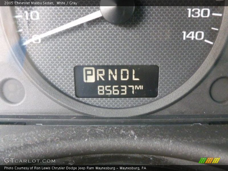 White / Gray 2005 Chevrolet Malibu Sedan