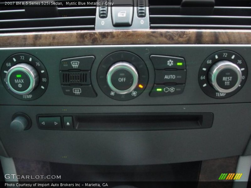 Controls of 2007 5 Series 525i Sedan