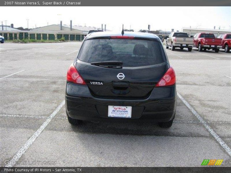 Super Black / Charcoal 2007 Nissan Versa S