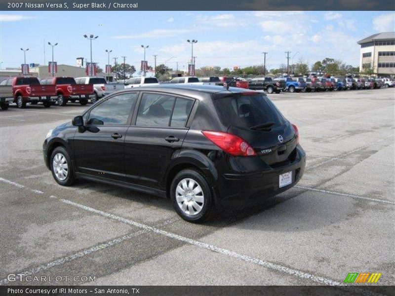 Super Black / Charcoal 2007 Nissan Versa S
