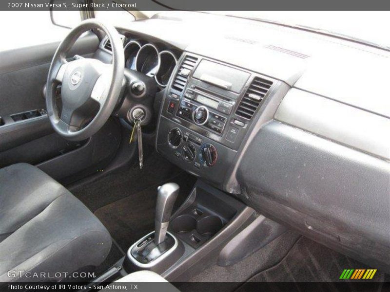 Super Black / Charcoal 2007 Nissan Versa S