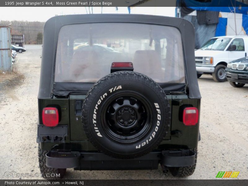 Moss Green Pearl / Spice Beige 1995 Jeep Wrangler S 4x4