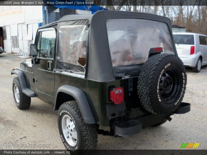 Moss Green Pearl / Spice Beige 1995 Jeep Wrangler S 4x4
