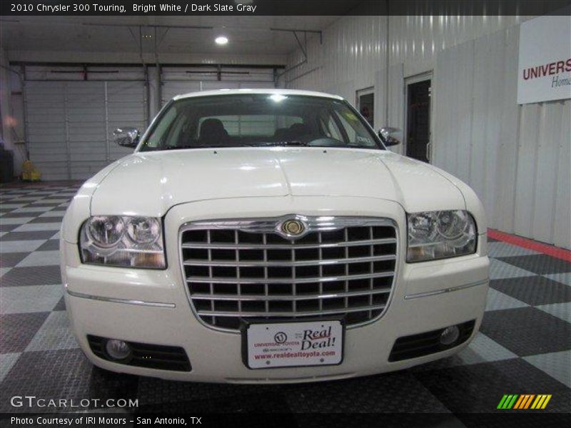 Bright White / Dark Slate Gray 2010 Chrysler 300 Touring