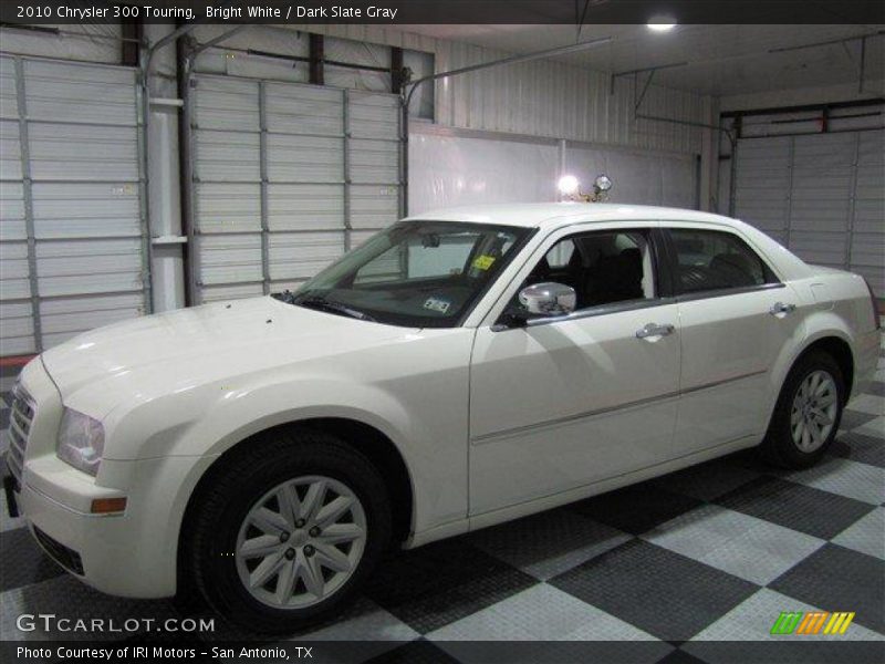 Bright White / Dark Slate Gray 2010 Chrysler 300 Touring