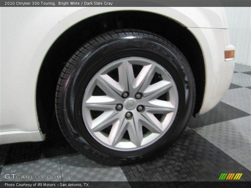 Bright White / Dark Slate Gray 2010 Chrysler 300 Touring
