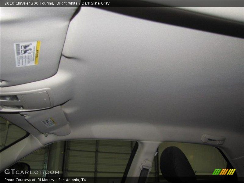Bright White / Dark Slate Gray 2010 Chrysler 300 Touring