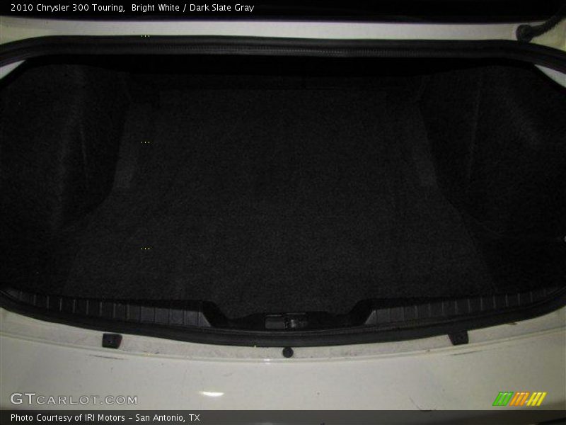 Bright White / Dark Slate Gray 2010 Chrysler 300 Touring
