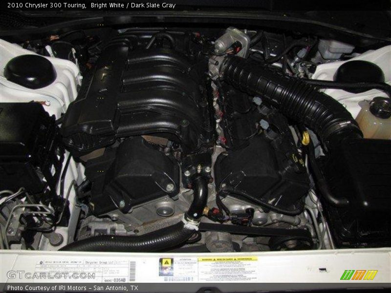 Bright White / Dark Slate Gray 2010 Chrysler 300 Touring