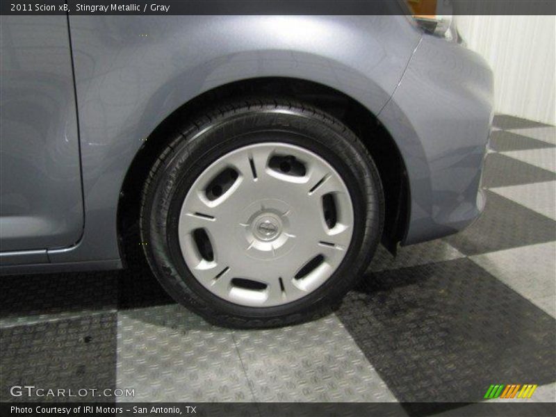 Stingray Metallic / Gray 2011 Scion xB