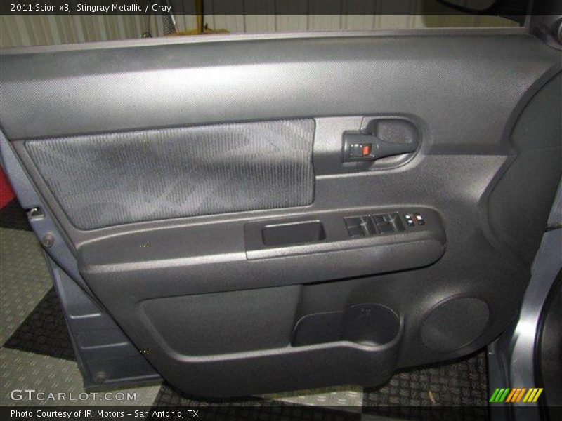 Stingray Metallic / Gray 2011 Scion xB