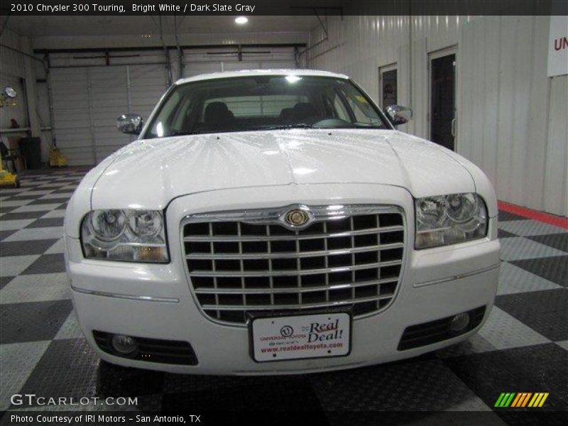 Bright White / Dark Slate Gray 2010 Chrysler 300 Touring