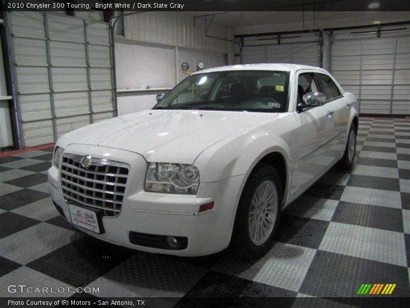 Bright White / Dark Slate Gray 2010 Chrysler 300 Touring