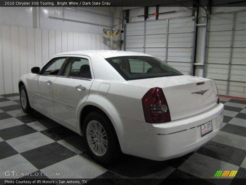 Bright White / Dark Slate Gray 2010 Chrysler 300 Touring