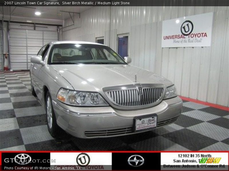 Silver Birch Metallic / Medium Light Stone 2007 Lincoln Town Car Signature